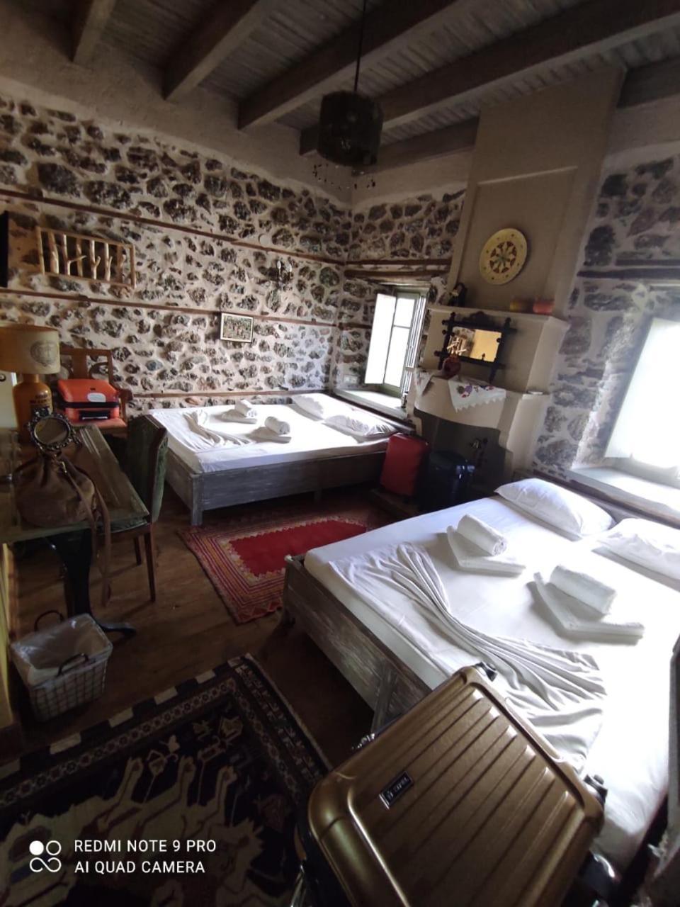 Bayiri Petit Pension Litóhoro Szoba fotó
